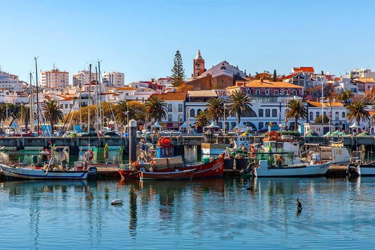Avenida - Sunny Over The Marina * Lagos
